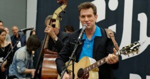 Chris Isaak